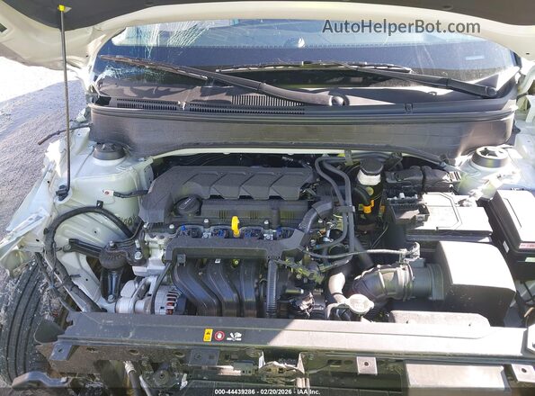 KMHRC8A35TU429665 2026 HYUNDAI VENUE Серебряный Вид сзади