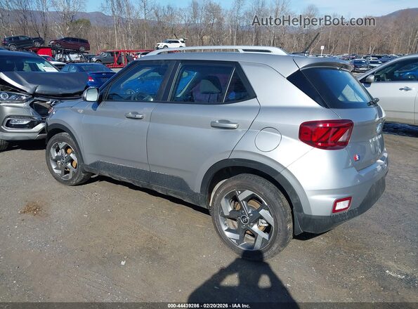 KMHRC8A35TU429665 2026 HYUNDAI VENUE Серебряный Задняя левая четверть