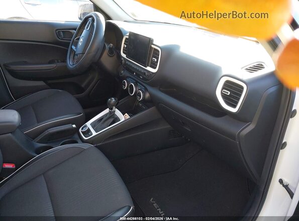 KMHRC8A38NU150486 2022 HYUNDAI VENUE White Սալոնի դիմացի տեսք