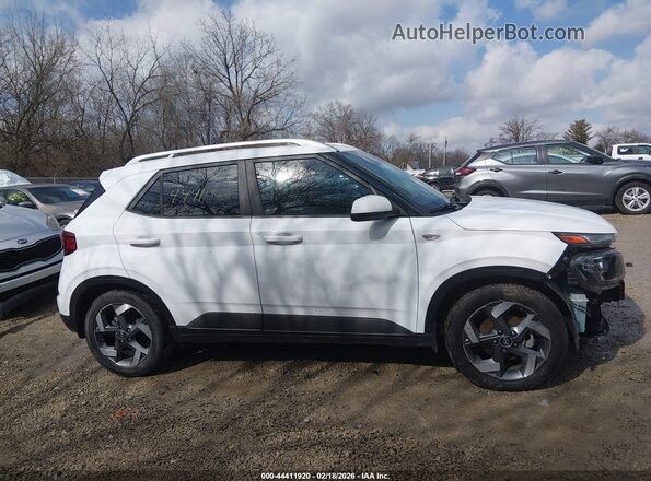 KMHRC8A3XMU077006 2021 HYUNDAI VENUE White Widok wnętrza 360 stopni