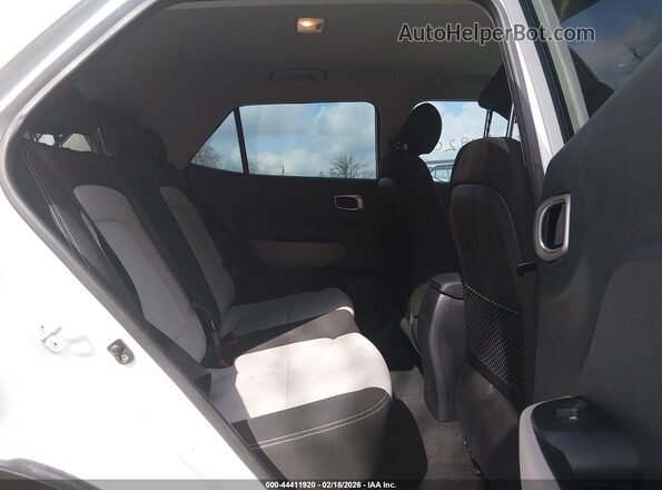 KMHRC8A3XMU077006 2021 HYUNDAI VENUE White Widok naklejki z numerem VIN