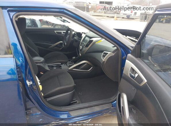 KMHTC6AD2HU320879 2017 HYUNDAI VELOSTER Blue Widok wnętrza z przodu