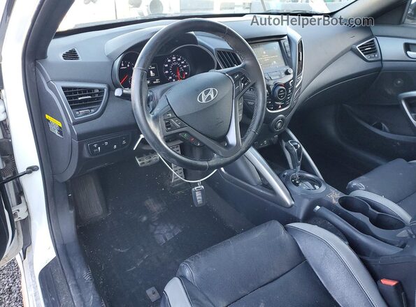 KMHTC6AE4HU310346 2017 HYUNDAI VELOSTER Белый Вид панели приборов