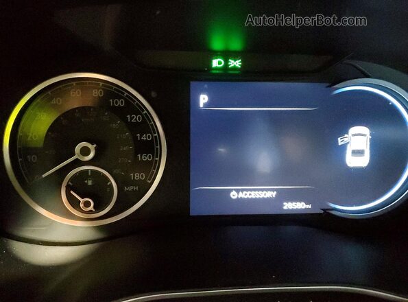 KMTG34SC2RU136674 2024 GENESIS G70 Silver Widok zestawu wskaźników