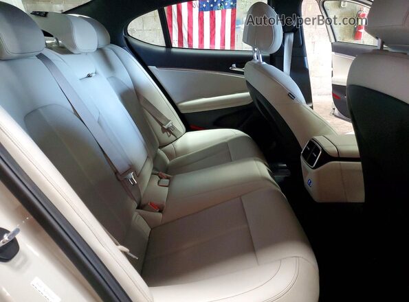 KMTG34SC7SU158708 2025 GENESIS G70 Gray Vista de los asientos traseros