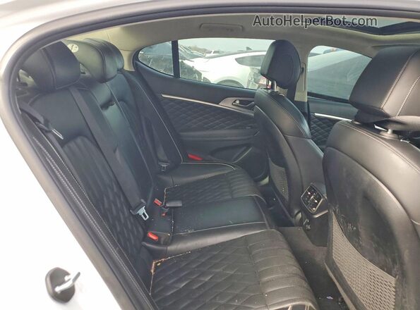 KMTG44LA8MU074698 2021 GENESIS G70 White 