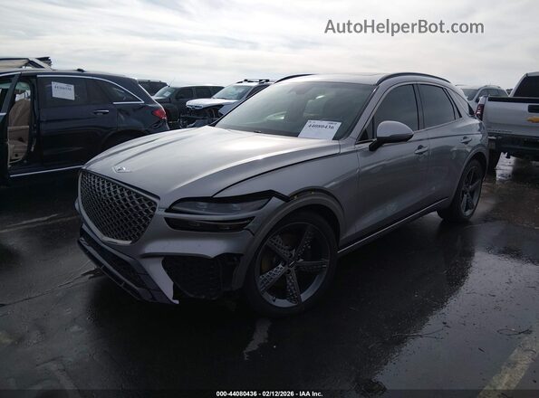 KMUMCDTC0NU040503 2022 GENESIS GV70 Silver წინა მარცხენა ხედი სამი მეოთხედიდან