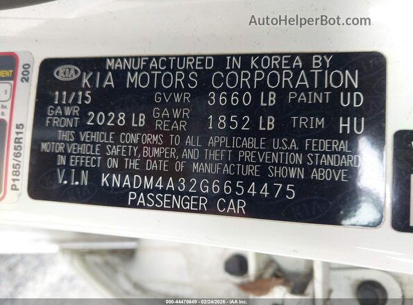 KNADM4A32G6654475 2016 KIA RIO White 