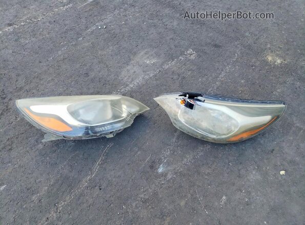 KNADM4A39G6657762 2016 KIA RIO Silver Widok komory silnika