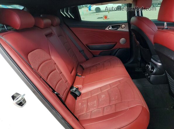 KNAE55LC2P6130053 2023 KIA STINGER White Vista interior trasera