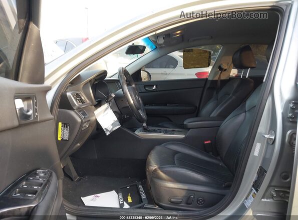 KNAGU4LE3H5013726 2017 KIA OPTIMA HYBRID Silver წინა სალონის ხედი