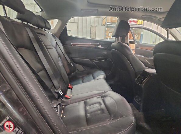 KNALC4J11J5100340 2018 KIA CADENZA Gray Rear seats view