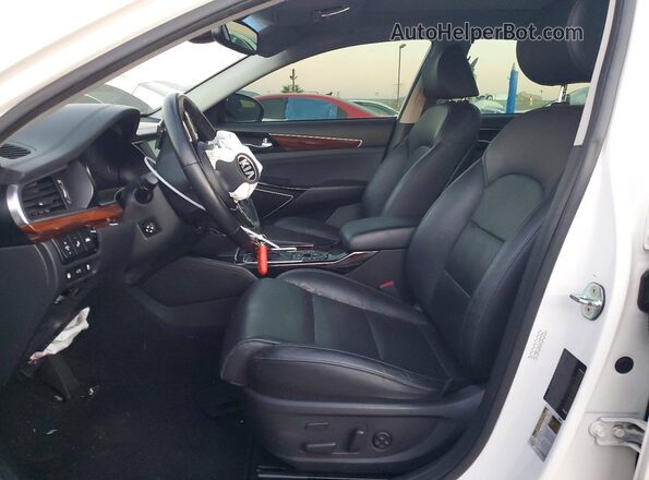 KNALC4J13J5099790 2018 KIA CADENZA White Widok wnętrza z przodu