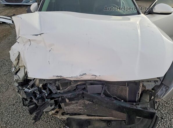 KNALC4J13J5099790 2018 KIA CADENZA White Widok wnętrza z tyłu