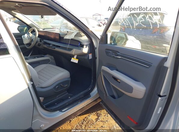 KNDADFS51R6025083 2024 KIA EV9 Silver Vista interior delantera