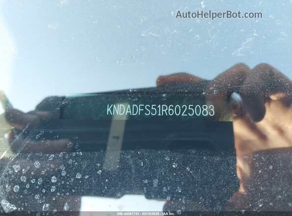 KNDADFS51R6025083 2024 KIA EV9 Silver Vista del compartimento del motor