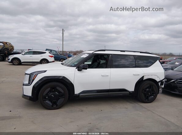KNDAEFS57R6024839 2024 KIA EV9 White 