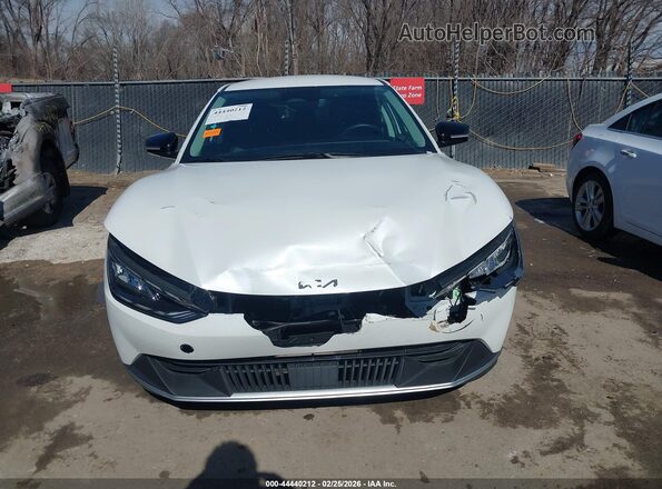 KNDC34LB3R5204686 2024 KIA EV6 White 