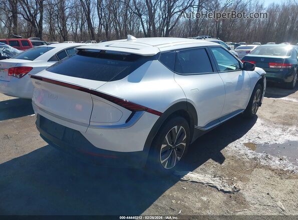 KNDC34LB3R5204686 2024 KIA EV6 White 