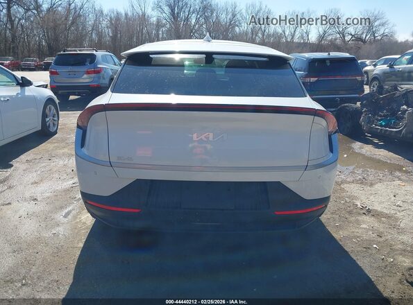 KNDC34LB3R5204686 2024 KIA EV6 White 