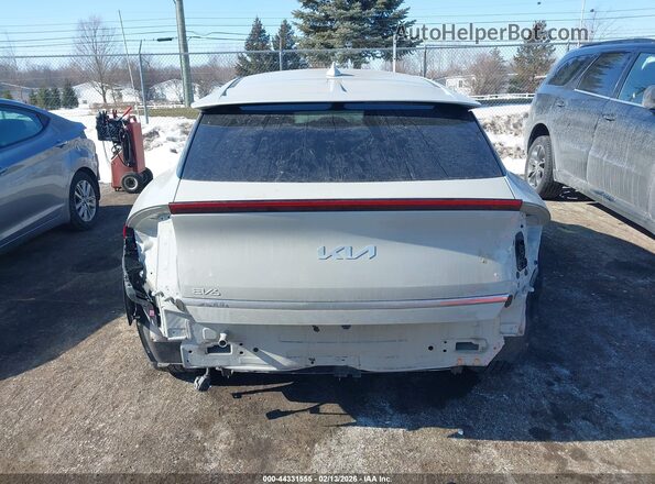 KNDC3DLC2P5158564 2023 KIA EV6 Cream 