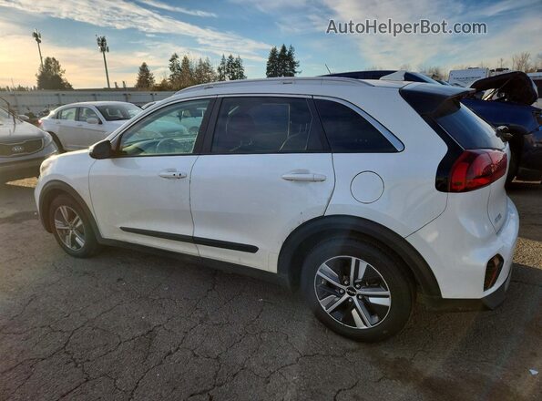 KNDCB3LC0N5546273 2022 KIA NIRO White 
