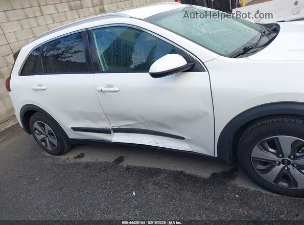KNDCB3LC3K5246125 2019 KIA NIRO White Widok wnętrza z tyłu