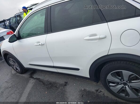 KNDCB3LC3K5246125 2019 KIA NIRO White Widok wnętrza 360 stopni