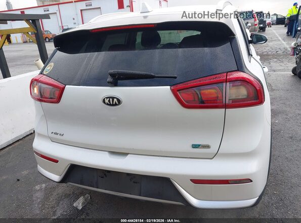 KNDCB3LC3K5246125 2019 KIA NIRO White 