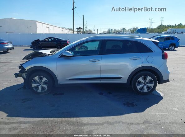 KNDCB3LC6L5399521 2020 KIA NIRO Серебряный 