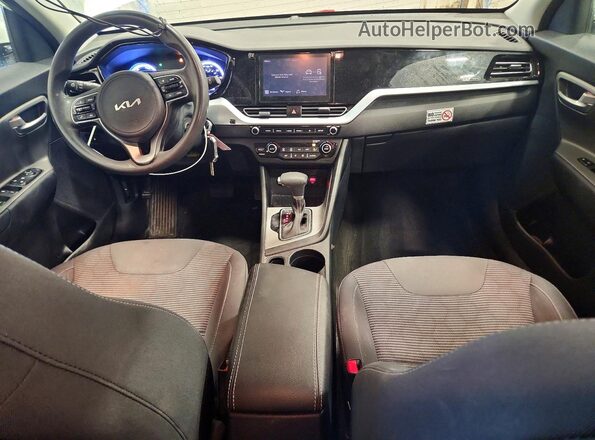 KNDCB3LC8N5534646 2022 KIA NIRO White Вид панелі приладів
