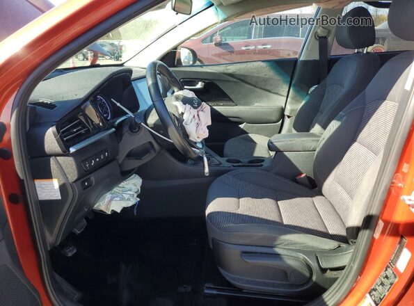 KNDCB3LC9N5509951 2022 KIA NIRO Red წინა სალონის ხედი