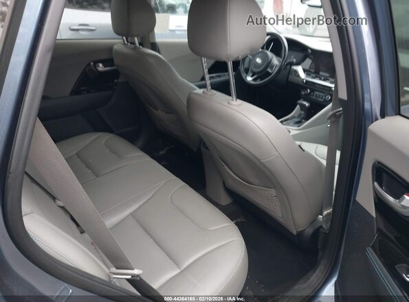 KNDCC3LC6M5483692 2021 KIA NIRO Blue 