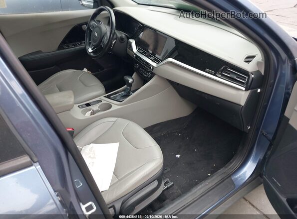 KNDCC3LC6M5483692 2021 KIA NIRO Blue 