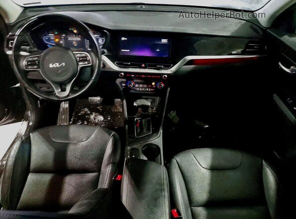 KNDCC3LC7N5502235 2022 KIA NIRO Black Առջևի վահանակի տեսք