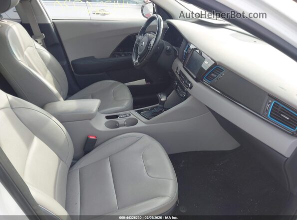 KNDCC3LD2K5289019 2019 KIA NIRO PLUG-IN HYBRID White Вид салону спереду