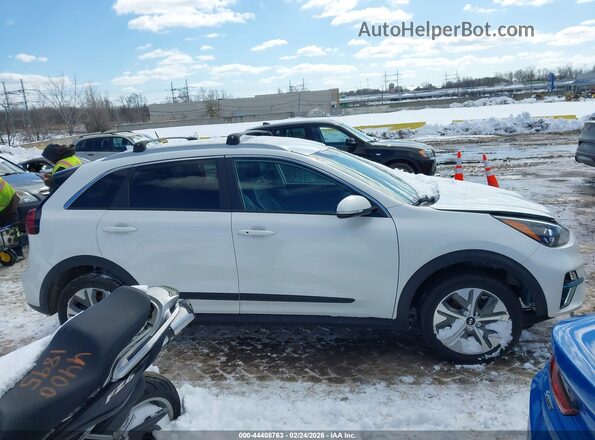 KNDCC3LG3L5061249 2020 KIA NIRO EV White Widok wnętrza z tyłu