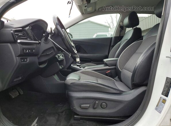 KNDCC3LG3N5159846 2022 KIA NIRO White Widok wnętrza z przodu