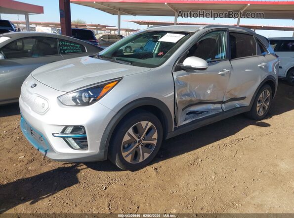 KNDCC3LG5M5107472 2021 KIA NIRO EV Silver წინა მარცხენა ხედი სამი მეოთხედიდან