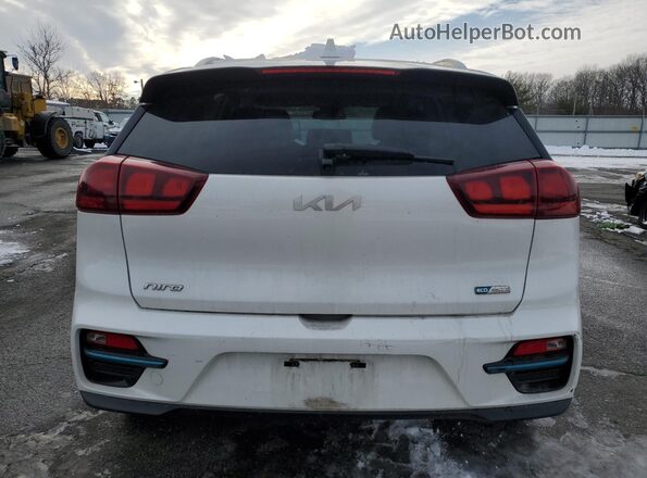 KNDCC3LGXN5159861 2022 KIA NIRO White 