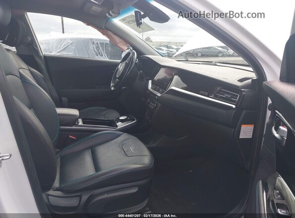 KNDCE3LG4L5047273 2020 KIA NIRO EV White Widok wnętrza z przodu