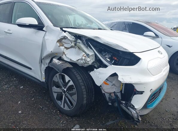 KNDCE3LG4L5047273 2020 KIA NIRO EV White Widok z przodu