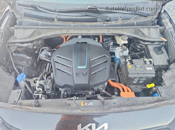 KNDCE3LG6N5135101 2022 KIA NIRO Black Vista del compartimento del motor