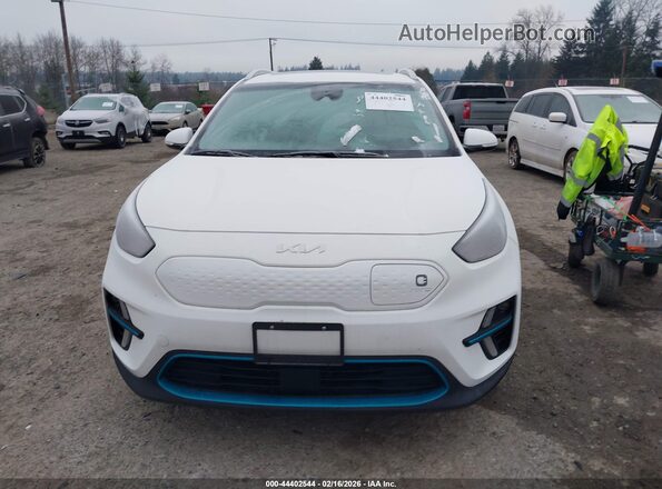 KNDCE3LG8N5144463 2022 KIA NIRO EV White Widok zestawu wskaźników
