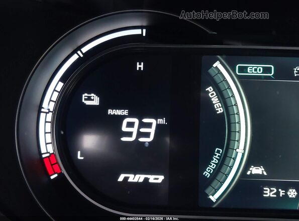 KNDCE3LG8N5144463 2022 KIA NIRO EV White 