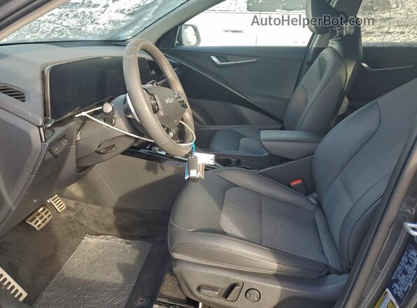 KNDCR3LE6S5262204 2025 KIA NIRO Charcoal წინა სალონის ხედი