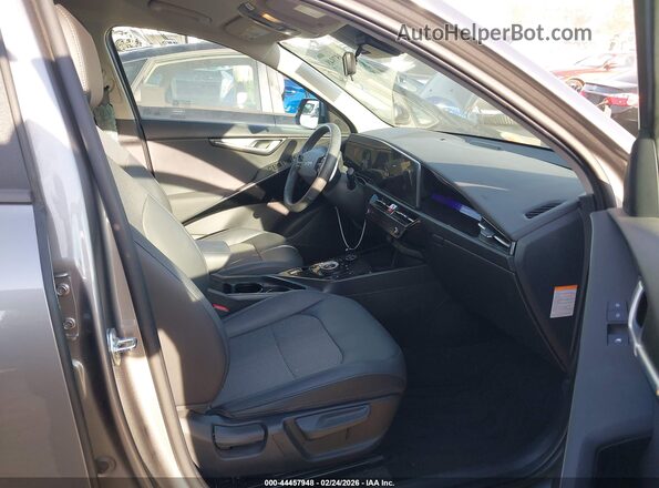 KNDCS3LF2R5196337 2024 KIA NIRO PLUG-IN HYBRID Серый Вид салона спереди