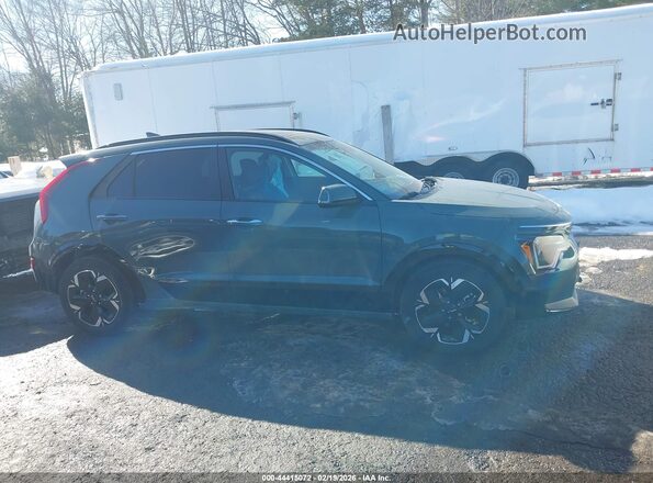 KNDCT3L17R5110022 2024 KIA NIRO EV Green Rear interior view