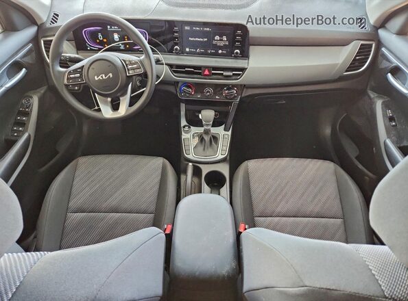 KNDEPCAA7T7891748 2026 KIA SELTOS Blue Vista del salpicadero