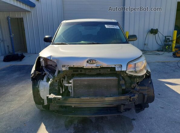 KNDJN2A20H7465415 2017 KIA SOUL Silver Front view